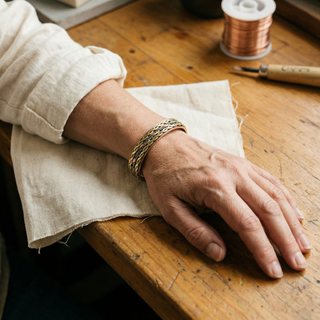 Pulsera de cobre retorcida en tres tonos