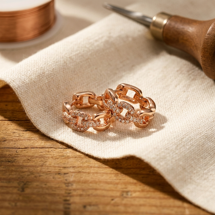 Pendientes de cobre con aros entrelazados y cristales
